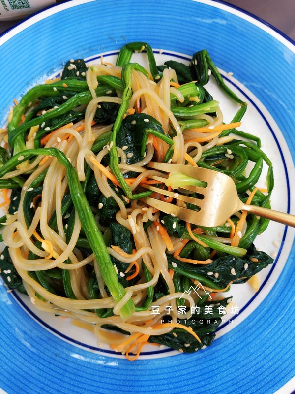 無油酸爽菠菜粉絲的做法-酸辣味拌菜譜