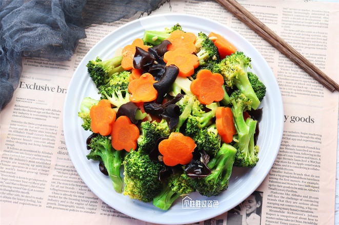 西藍花炒木耳的做法-家常味炒菜譜