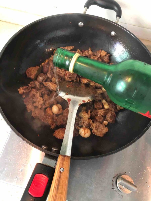 紅燒牛腩（家常版）的做法-醬香味燜菜譜