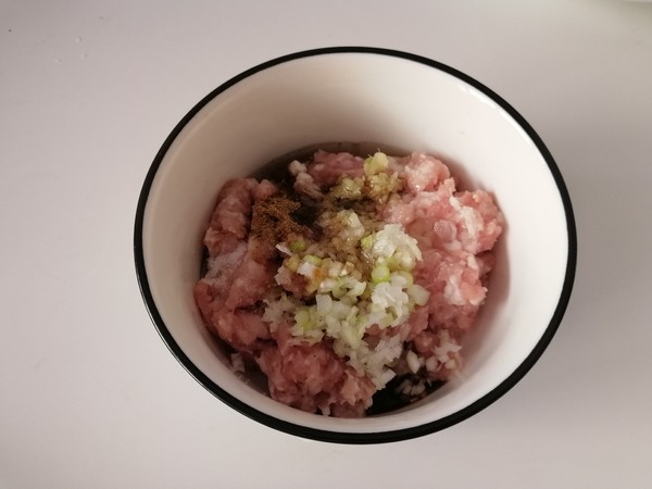 油豆腐釀肉的做法-家常味蒸菜譜-易網健康養生網 油豆腐釀肉的做法-家常味蒸菜譜