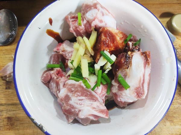 蒜香土豆蒸排骨的做法-家常味蒸菜譜