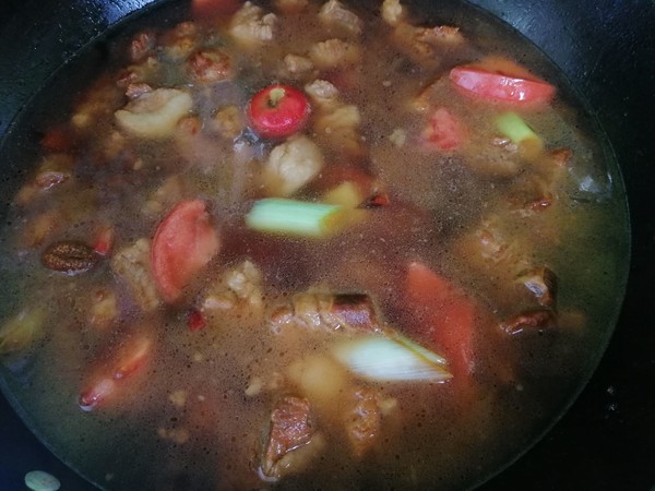 西紅柿燉牛腩的做法-咸鮮味燉菜譜