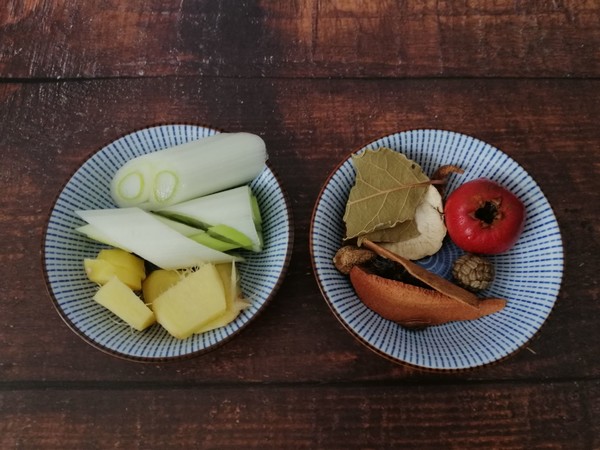 西紅柿燉牛腩的做法-咸鮮味燉菜譜