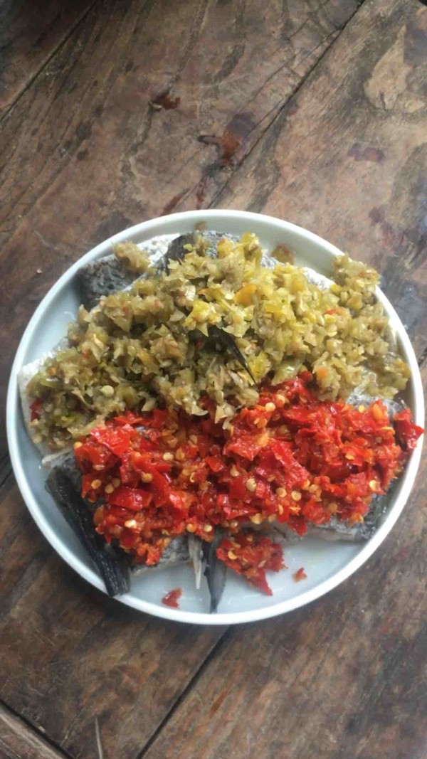 雙椒蒸鱸魚的做法-酸辣味蒸菜譜