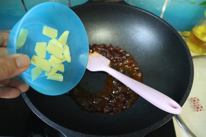 家庭版宮保雞丁的做法-家常味炒菜譜