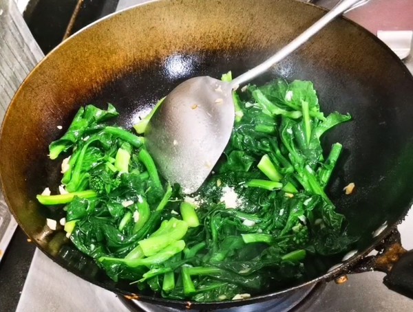 蒜蓉炒芥蘭的做法-家常味炒菜譜