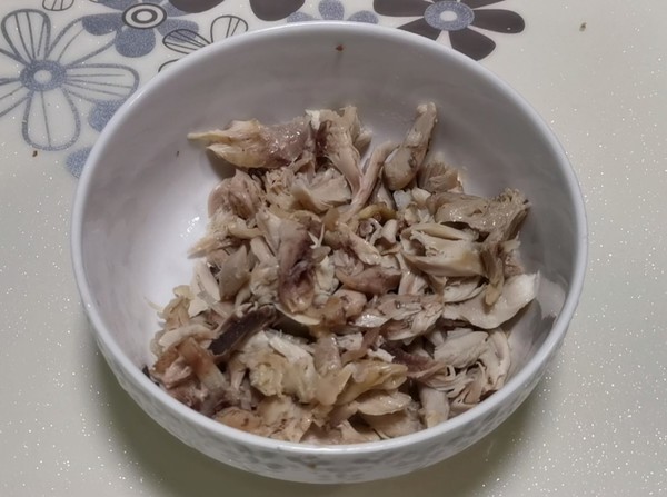 手撕雞肉的做法-家常味拌菜譜