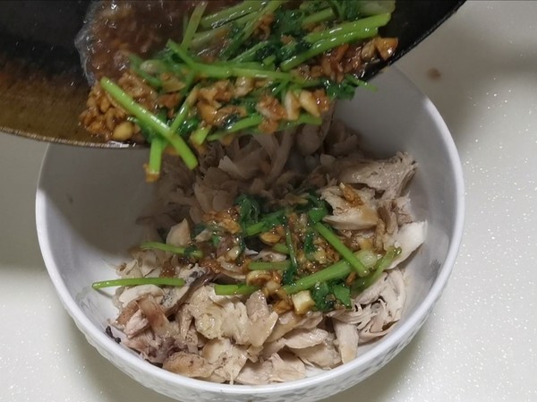 手撕雞肉的做法-家常味拌菜譜