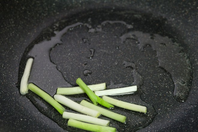 芋頭臘腸煲仔飯+白灼菜心的做法-家常味煲菜譜