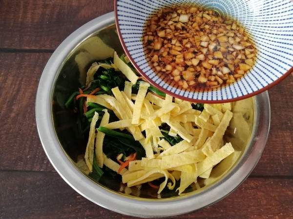 菠菜拌雞蛋的做法-家常味拌菜譜