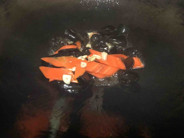 萵筍炒雞蛋的做法-家常味炒菜譜