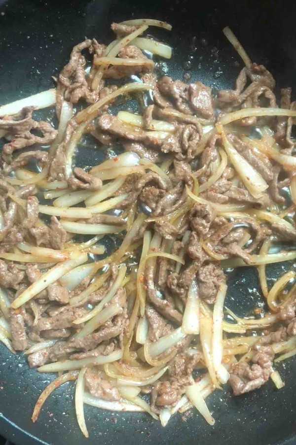 洋蔥牛肉絲的做法-香辣味炒菜譜