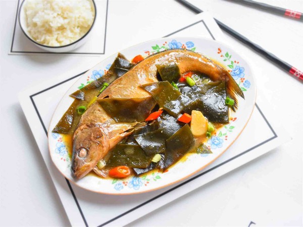 海帶燉魚的做法-咸鮮味燉菜譜