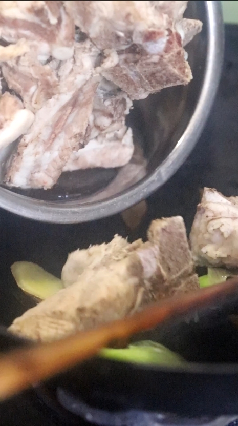 干燒排骨的做法-家常味燉菜譜