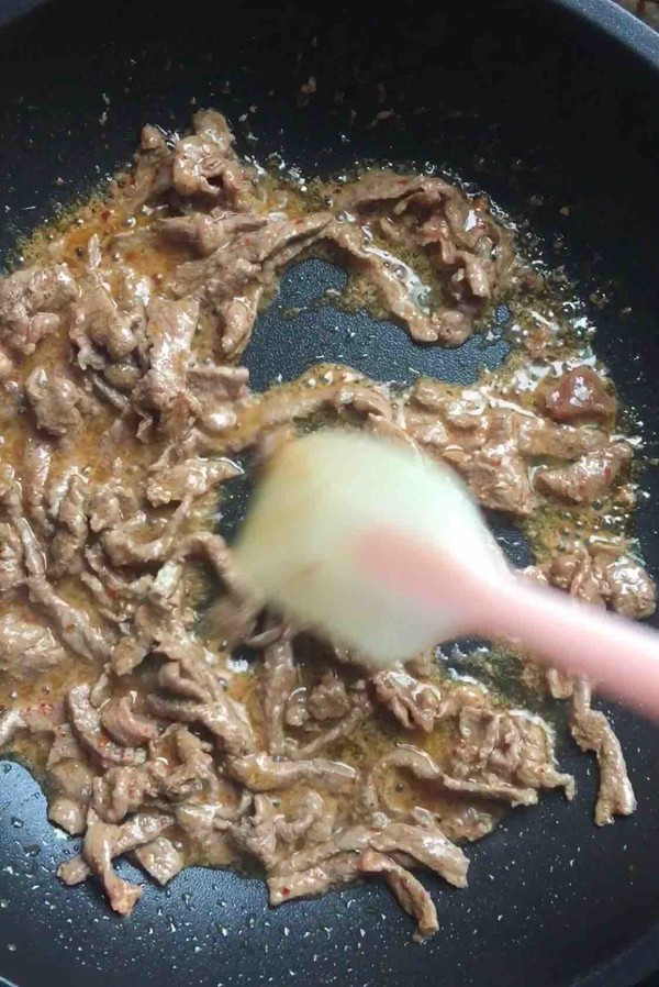 洋蔥牛肉絲的做法-香辣味炒菜譜