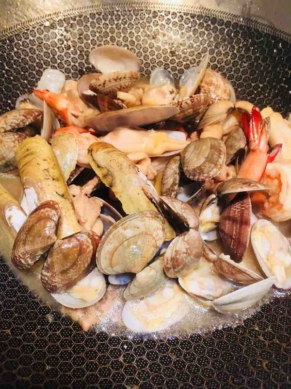 海鮮蝦炒雞的做法-咸鮮味炒菜譜