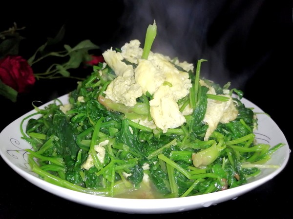 菠菜炒雞蛋的做法-家常味炒菜譜