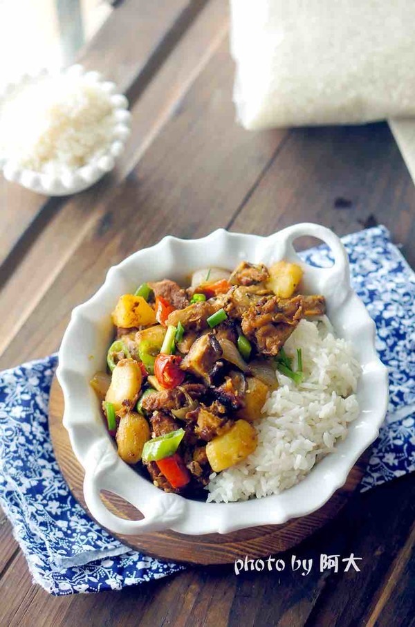 黃燜雞米飯的做法-咸鮮味燒菜譜-易網健康養生網 黃燜雞米飯的做法-咸鮮味燒菜譜