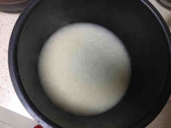 黃燜雞米飯的做法-咸鮮味燒菜譜-易網<a href=http://www.gyfww.com/ target=_blank class=infotextkey>健康養生</a>網 黃燜雞米飯的做法-咸鮮味燒菜譜