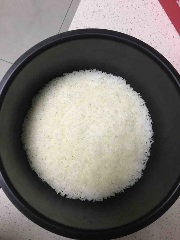 黃燜雞米飯的做法-咸鮮味燒菜譜-易網健康養生網 黃燜雞米飯的做法-咸鮮味燒菜譜