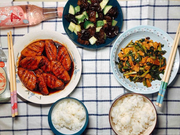 快手可樂雞翅的做法-家常味煮菜譜-易網(wǎng)健康養(yǎng)生網(wǎng) 快手可樂雞翅的做法-家常味煮菜譜