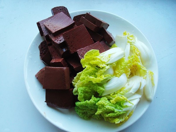 黃心菜燉血塊的做法-家常味燉菜譜