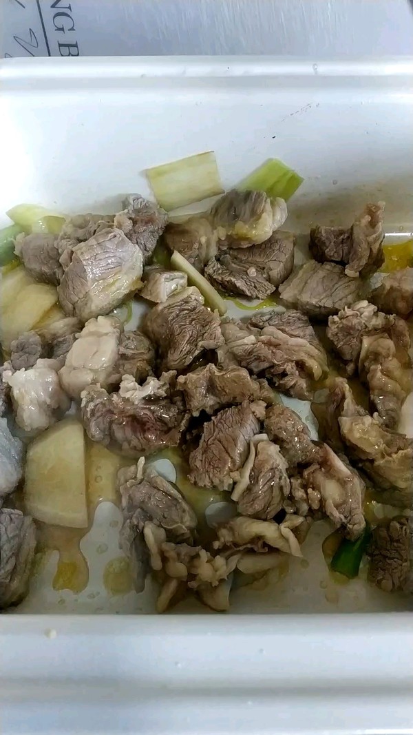 蘿卜牛肉煲的做法-家常味燉菜譜