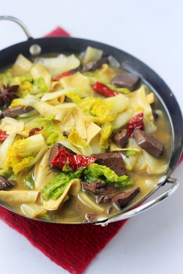 黃心菜燉血塊的做法-家常味燉菜譜