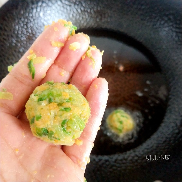 蘿卜丸子的做法-家常味煎菜譜