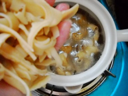 千張結筍干冬瓜煲的做法-家常味煲菜譜-易網健康養生網 千張結筍干冬瓜煲的做法-家常味煲菜譜