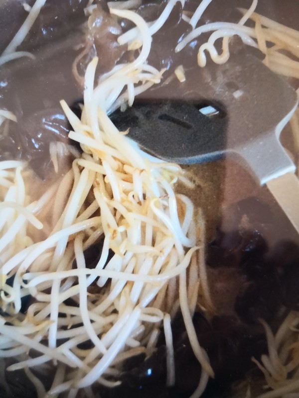 綠豆芽炒蒜苗的做法-家常味炒菜譜-易網健康養生網 綠豆芽炒蒜苗的做法-家常味炒菜譜