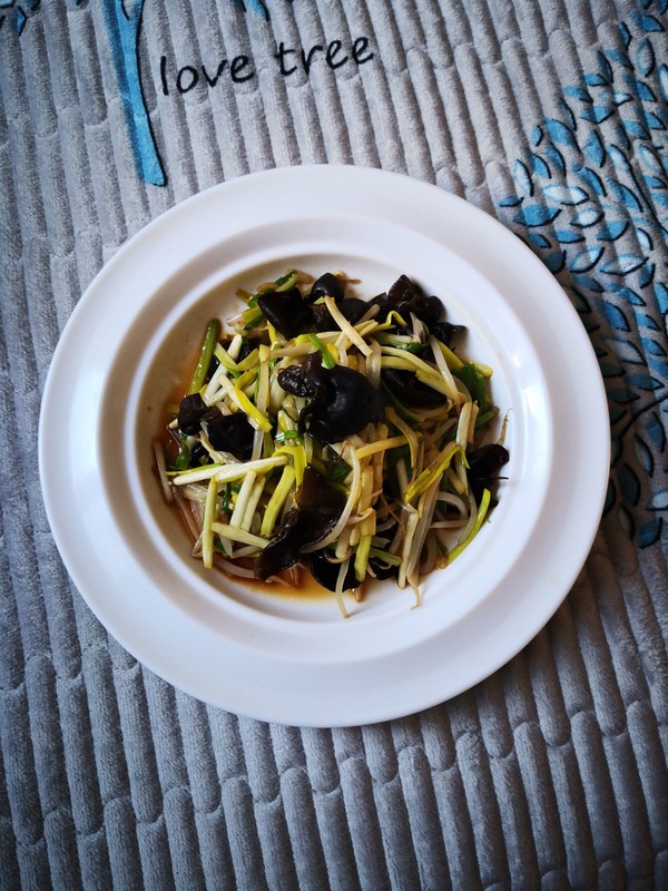 綠豆芽炒蒜苗的做法-家常味炒菜譜-易網健康養生網 綠豆芽炒蒜苗的做法-家常味炒菜譜