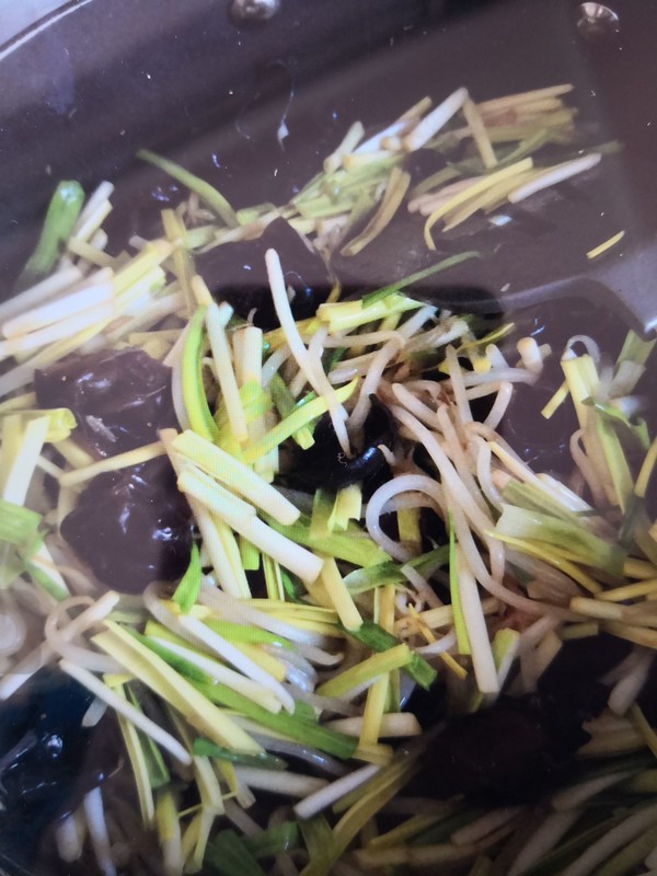 綠豆芽炒蒜苗的做法-家常味炒菜譜-易網健康養生網 綠豆芽炒蒜苗的做法-家常味炒菜譜