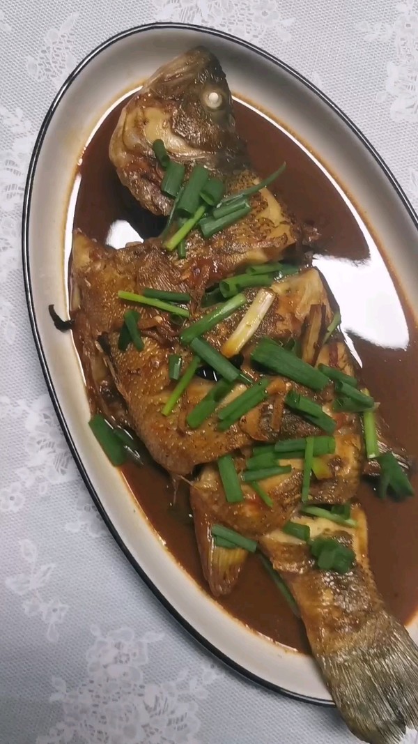 紅燒鱸魚的做法-家常味煮菜譜