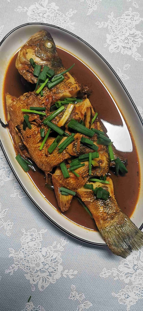 紅燒鱸魚的做法-家常味煮菜譜