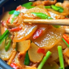 干鍋蘿卜片的做法-家常味炒菜譜