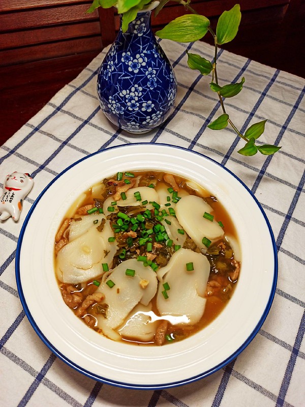 雪菜肉絲炒年糕的做法-咸鮮味炒菜譜