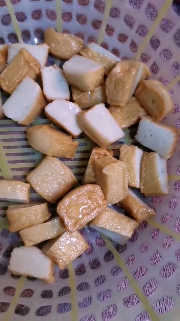 芹菜炒魚豆腐的做法-家常味炒菜譜