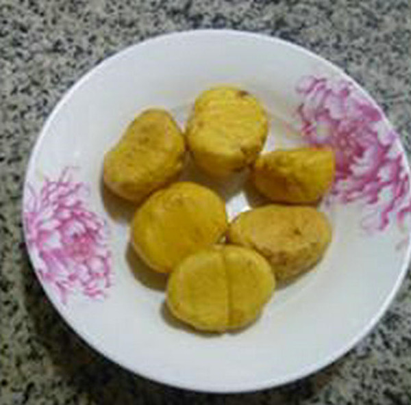 黑木耳栗子燒小素雞的做法-家常味燒菜譜-易網(wǎng)健康養(yǎng)生網(wǎng) 黑木耳栗子燒小素雞的做法-家常味燒菜譜