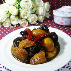 黑木耳栗子燒小素雞的做法-家常味燒菜譜