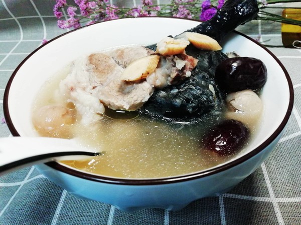 花旗參煲烏雞湯的做法-家常味煮菜譜