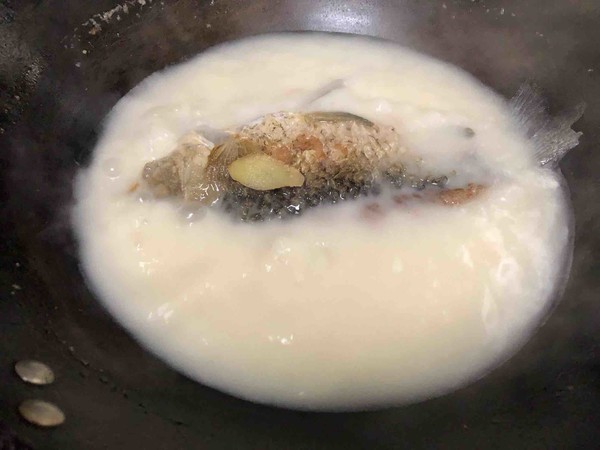 鯽魚湯的做法-家常味燉菜譜