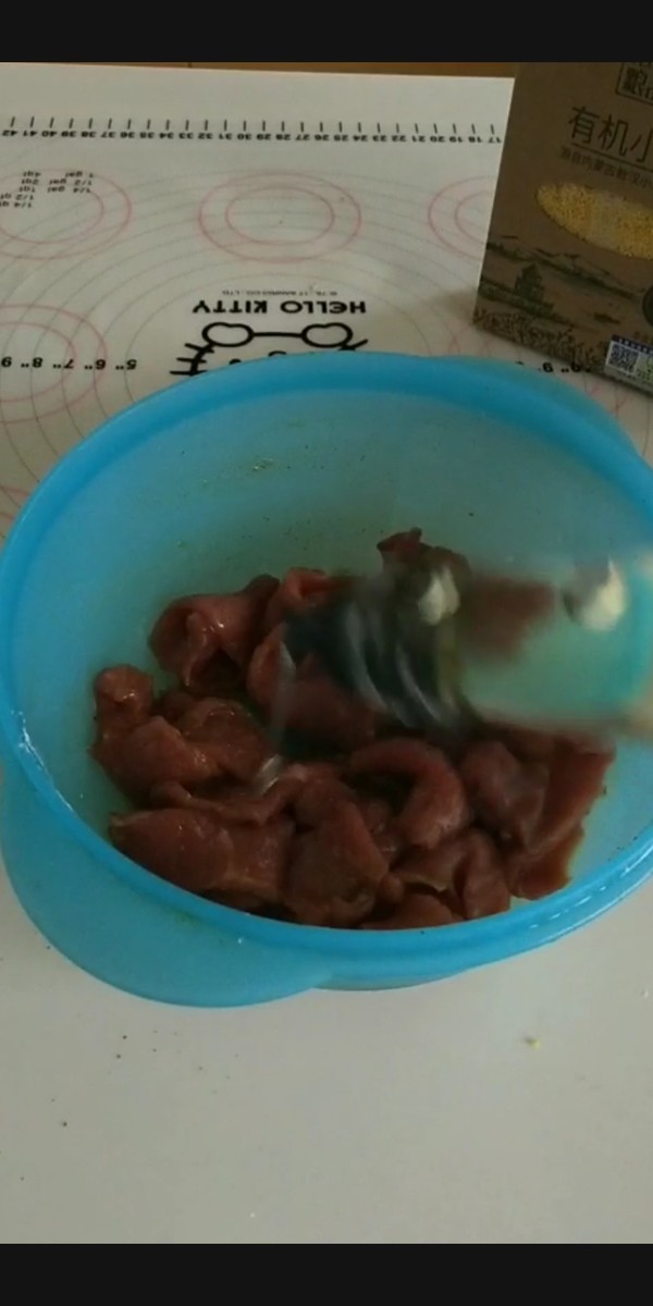 小米蒸牛肉的做法-家常味蒸菜譜