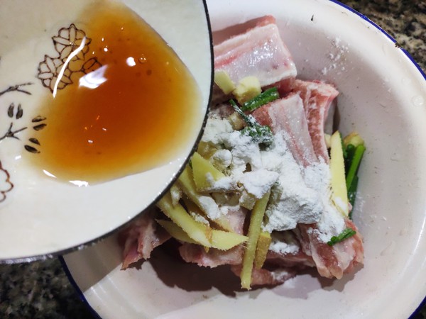 脆皮炸排骨的做法-家常味炸菜譜