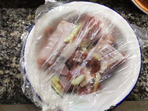 脆皮炸排骨的做法-家常味炸菜譜