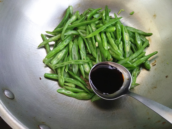 香菇豆角絲的做法-家常味炒菜譜