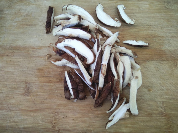 香菇豆角絲的做法-家常味炒菜譜