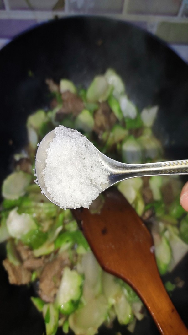 兒菜炒肉的做法-咸鮮味炒菜譜