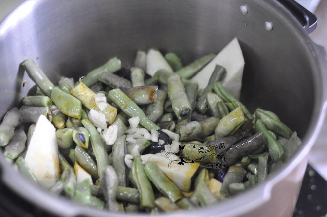 茄子豆角炒肉的做法-家常味炒菜譜