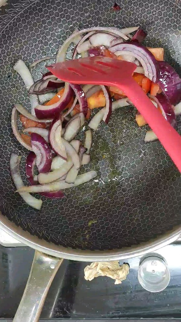 秘制土豆肥牛的做法-家常味煮菜譜